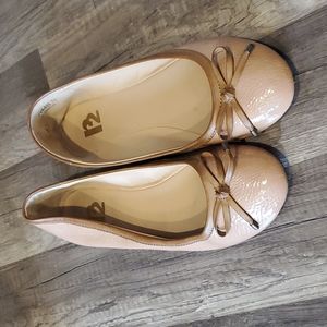 R2 flats with leather trim